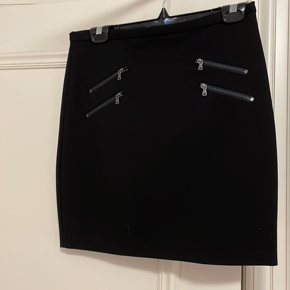 Black Paige mini skirt with zipper details - Picture 1 of 4